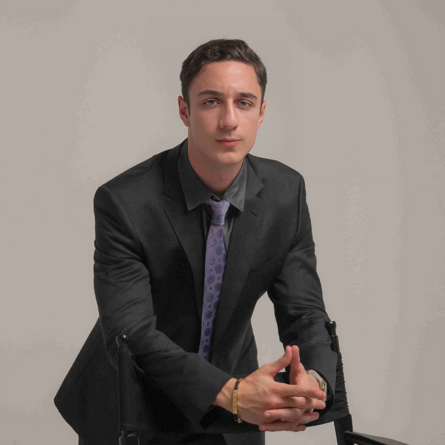 BGO, online coach and founder of CodeToCEO